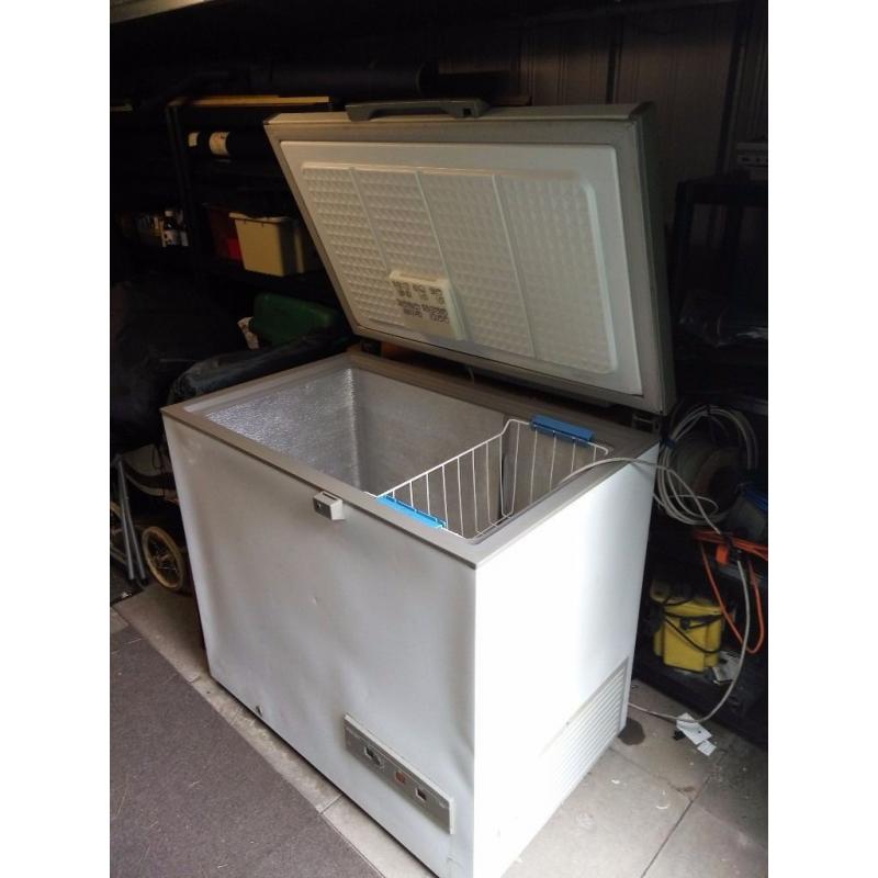 Chest Freezer for sale 8.8 cu ft capacity.