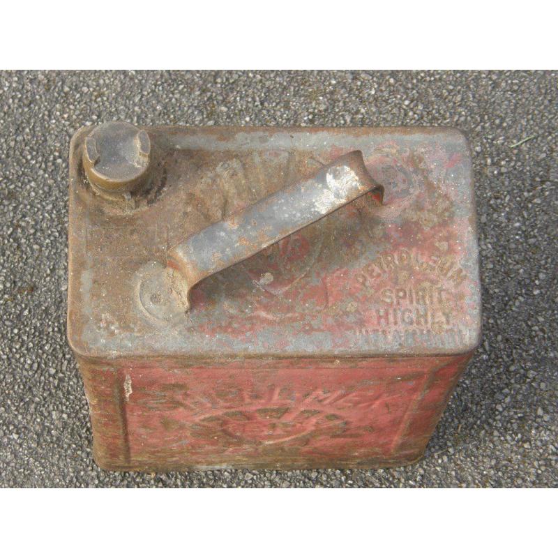 Vintage Shellmex 2 gallon petrol can 1940's