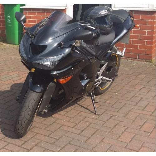 BLACK KAWASAKI ZX6R NINJA
