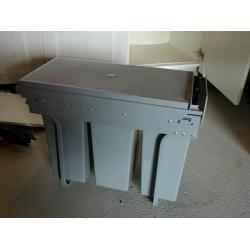 Kitchen cupboard recycle bin