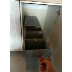 Kitchen cupboard recycle bin