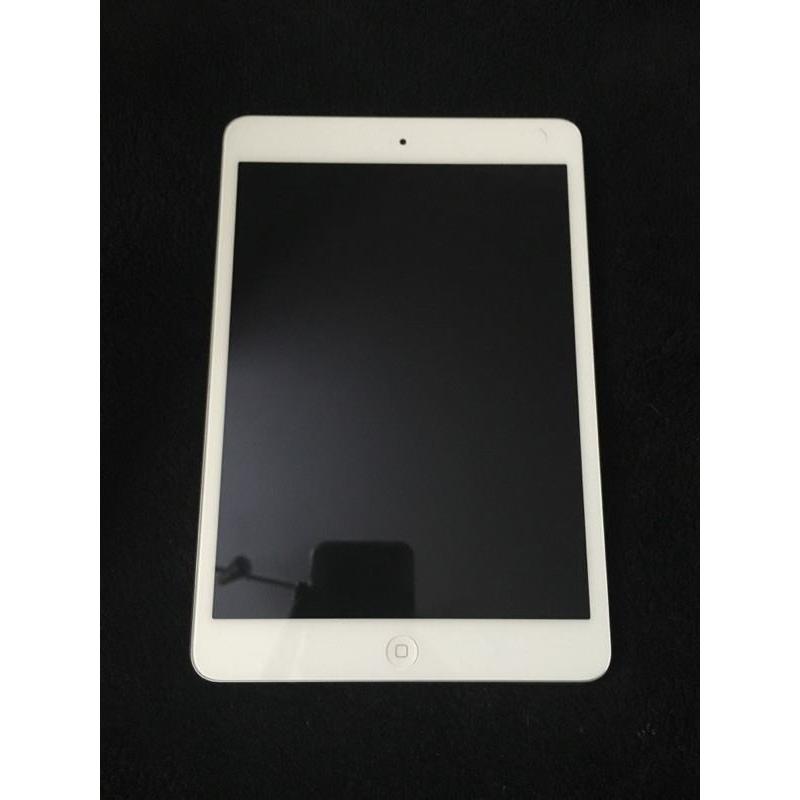 IPAD MINI 16GB. Rarely used great condition