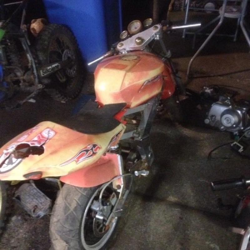 Road styled pit bike