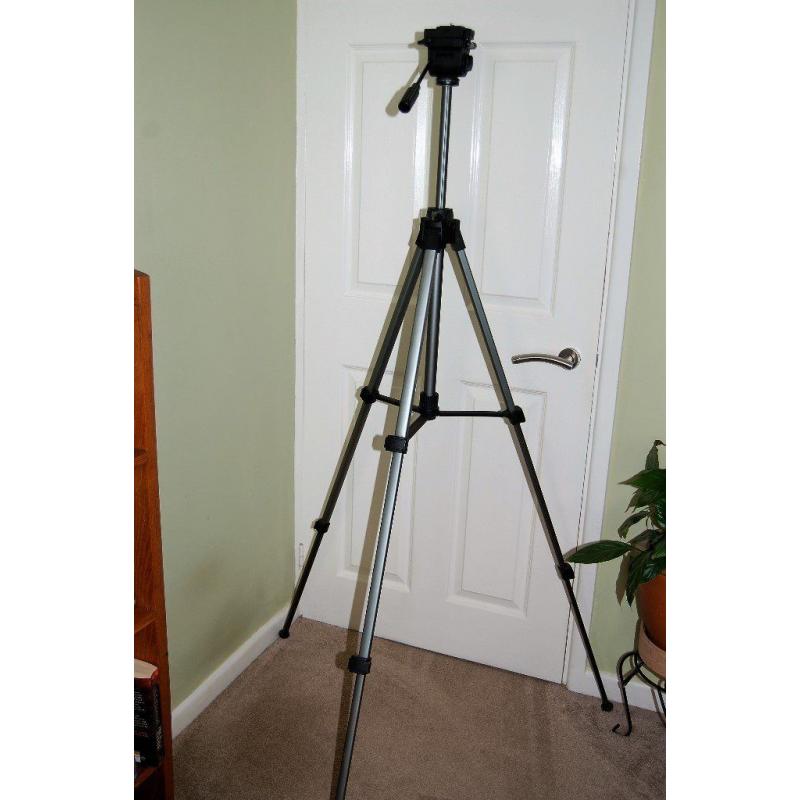 PRISMA CLASSIC 2000 CAMERA TRIPOD.