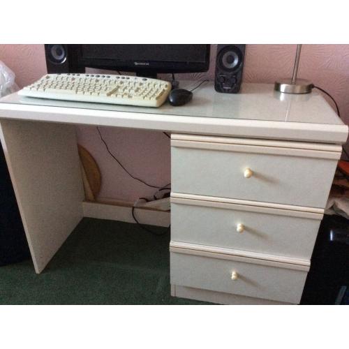 DRESSER, WHITE, GLASS TOP, CAN BE USED AS COMPUTER DESK OR DRESSING TABLE, GC, 3 DRAWERS.