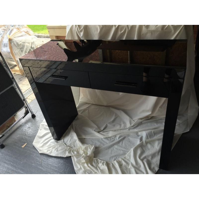 Black glass dressing table £100 plus 2 matching bedside tables £100 or ALL 3 ITEMS FOR £175!!!