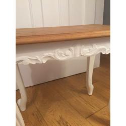 Chubby chic white small table