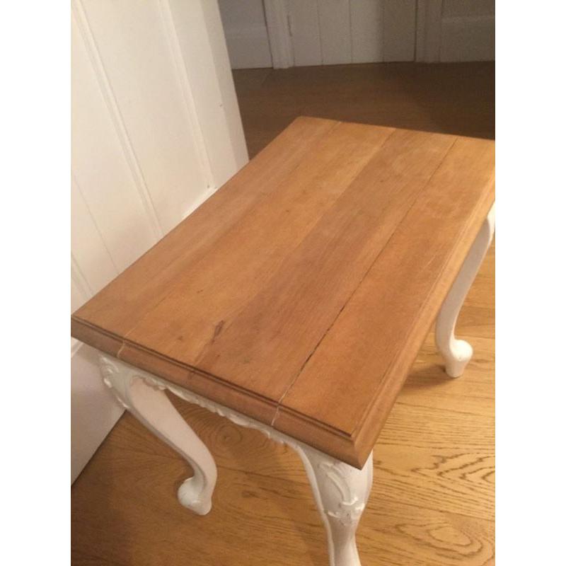 Chubby chic white small table