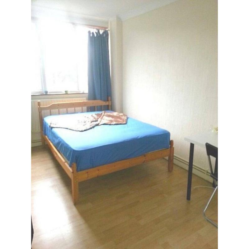 BIG SHINY DOUBLE ROOM WITH GREAT LOCATION