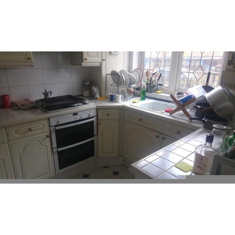 BIG SHINY DOUBLE ROOM WITH GREAT LOCATION