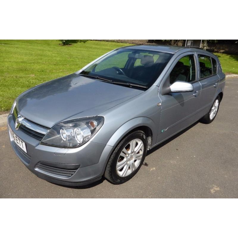 VAUXHALL ASTRA 1.4 ACTIVE ** 56 PLATE 0NLY ** 30,000 ** MILES FROM NEW **