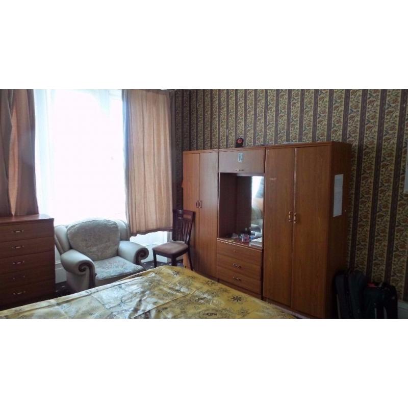 Double room to Rent ASAP!!