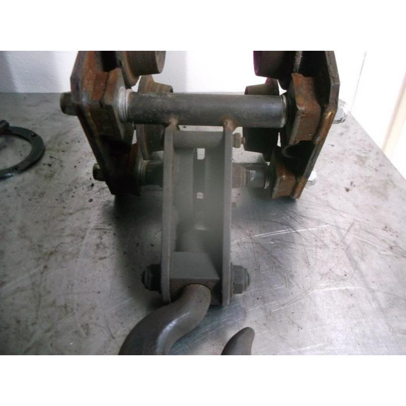 Rolling beam clamp with hook 145mm distance between wheels