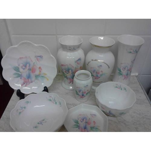 Aynsley pottery little sweatheart pattern. All in very good condition.