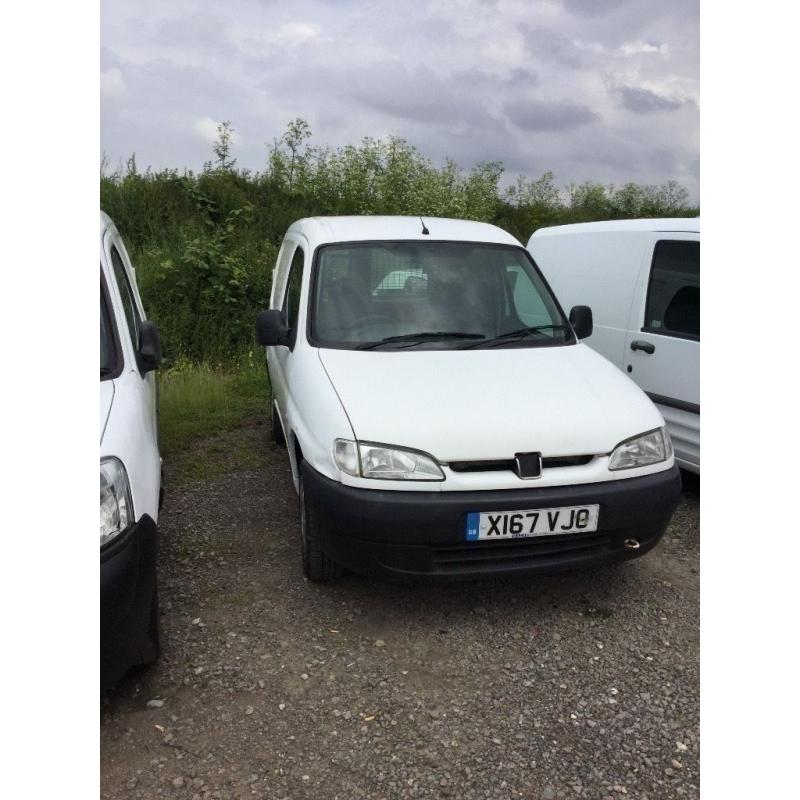 Cheap diesel van 1 years mot drives fine came in as a px change cheap runabout ideal builders van