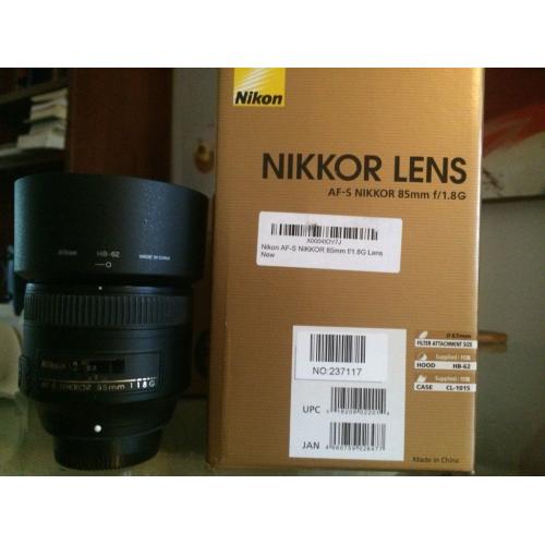 85mm Portrait Nikkor Lens AF-S f/1.8G - Great Condition