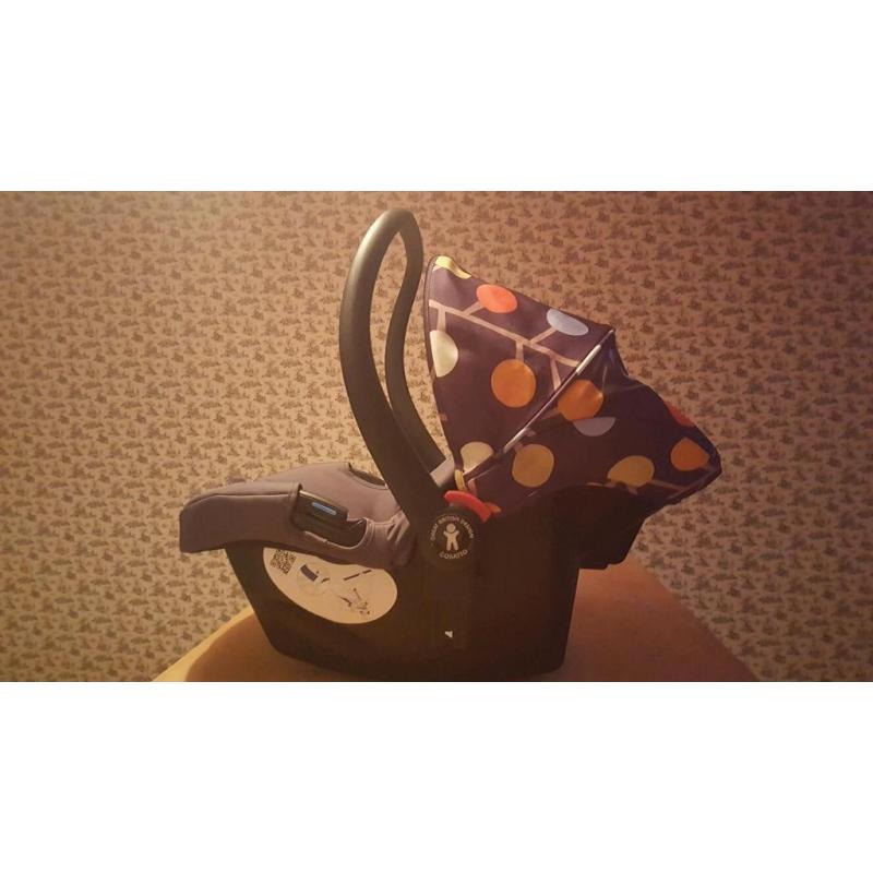 Car seat AND ISOFIX base