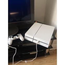 PlayStation 4 Glacier White + Destiny game