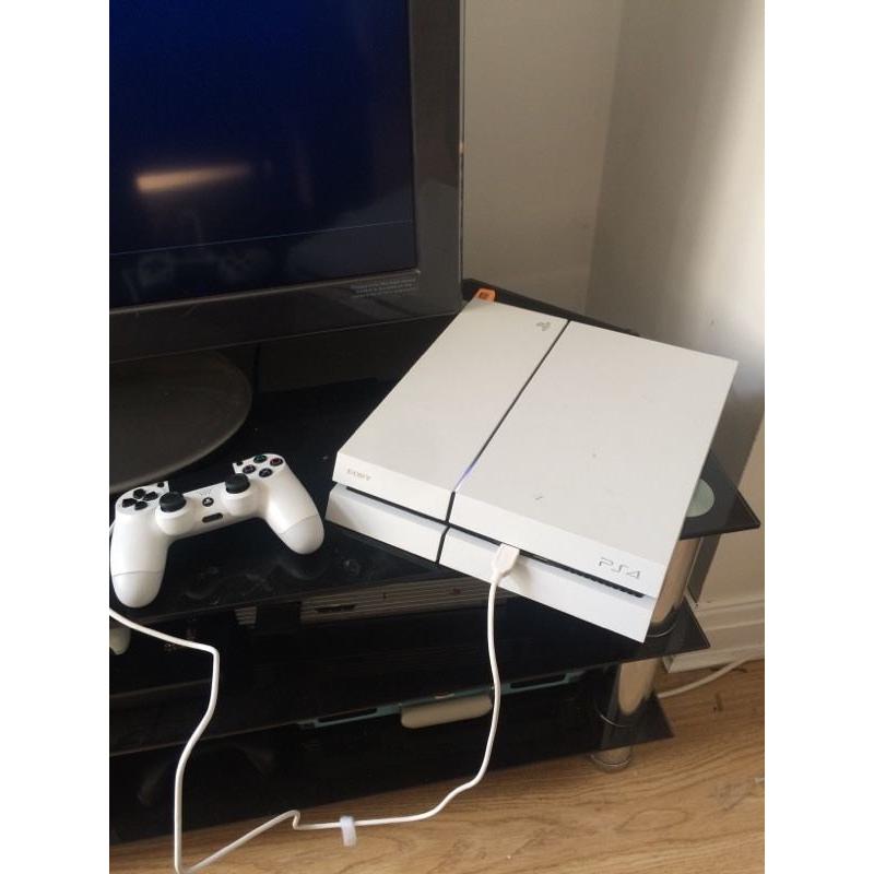 PlayStation 4 Glacier White + Destiny game
