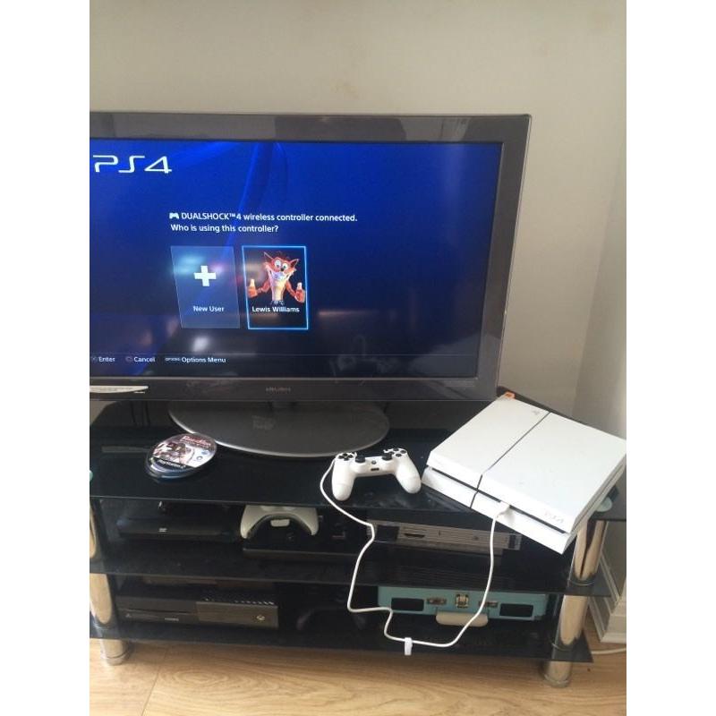 PlayStation 4 Glacier White + Destiny game