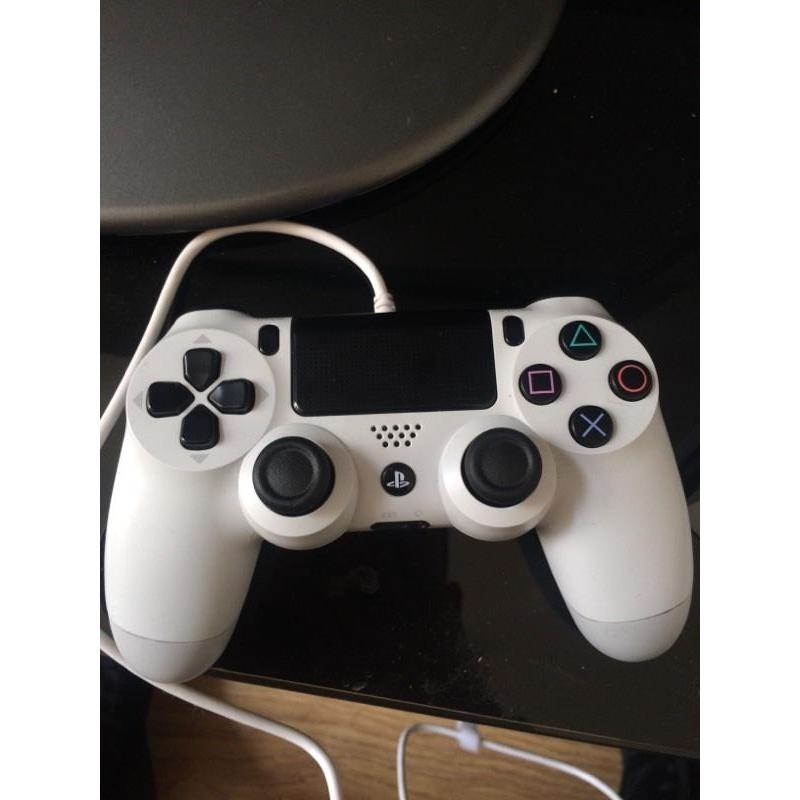 PlayStation 4 Glacier White + Destiny game