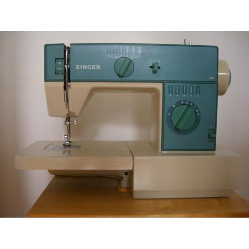 Sewing Machine - Singer 3012