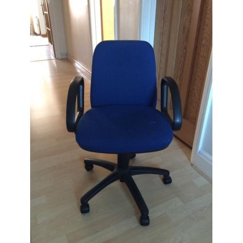 Free swivel chair