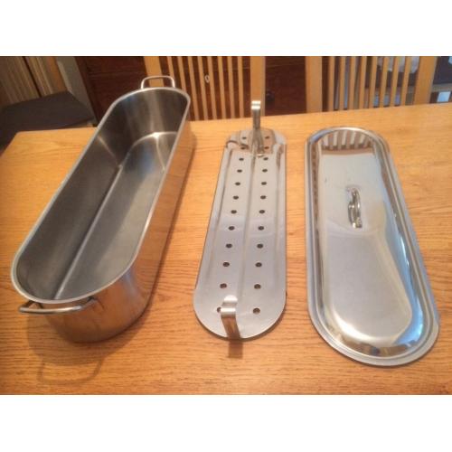 Fish Poacher Stainless Steel with Trivet which makes it easy to lift and skin fish