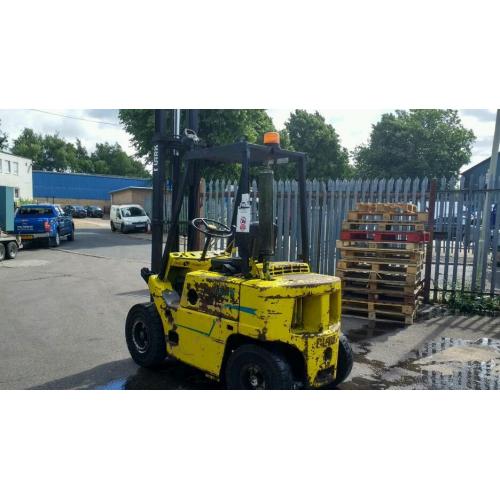 Clark diesel 2 tonne fork lift