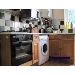 LARGE DOUBLE ROOM INCLUDING BILLS