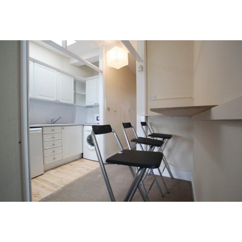 N. SINGLE ROOM WITH A DBL BED IN A FLAT IN BRICK LANE .ALL INCLUSIBVE+CLEANING+WIFI*FIRST WEEK FREE