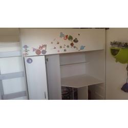 Bunk bed