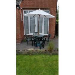 Garden patio set table & chairs & parasol