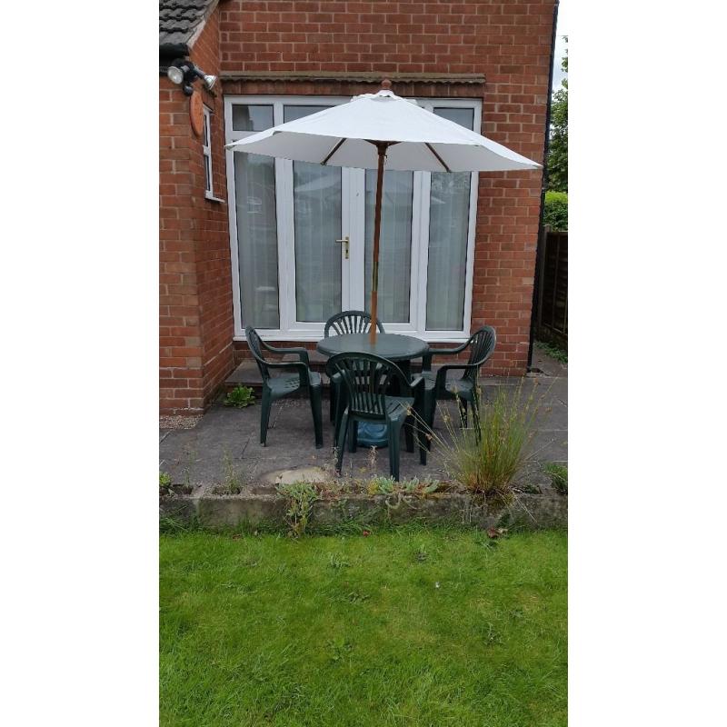 Garden patio set table & chairs & parasol