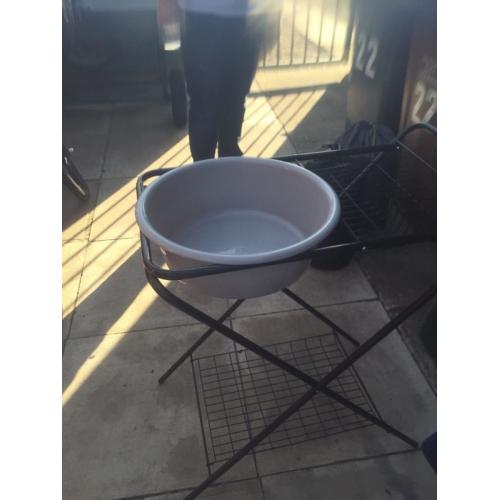 Washing up stand