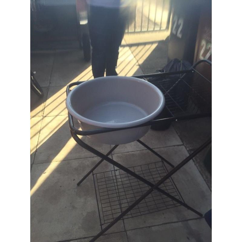Washing up stand