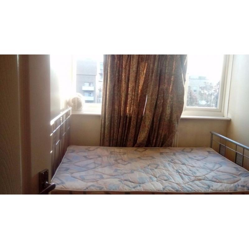 A nice double room available at lewisham for single person