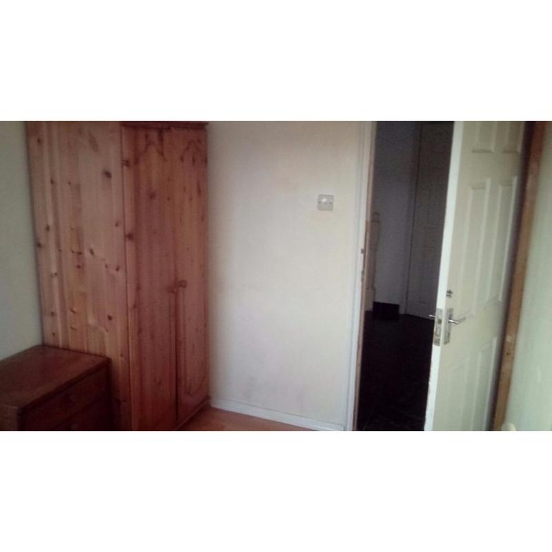 A nice double room available at lewisham for single person