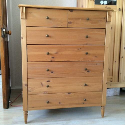 Chest of drawers