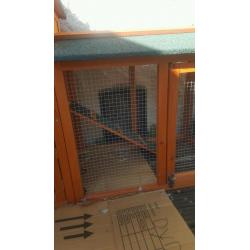 RABBIT/GUINEA PIG HUTCH FOR SALE
