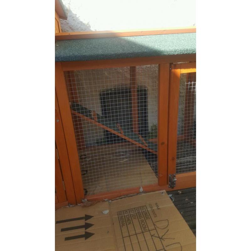 RABBIT/GUINEA PIG HUTCH FOR SALE