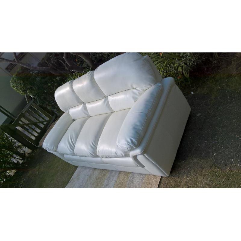 Ex-display Rochester 3 Seater Ivory Leather Sofa