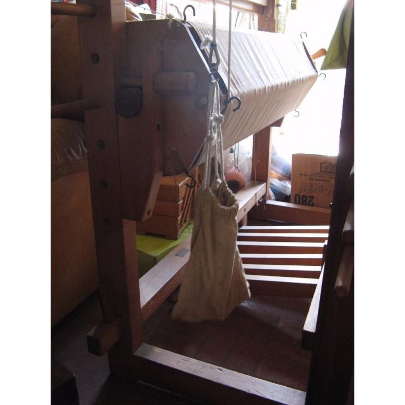 Four Shaft Floor Loom