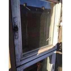 SASH AND CASE WINDOW PAINTER/PAINTING /REPAIRS /RESTORATION WEST END BYRES ROAD CHERRY PICKER