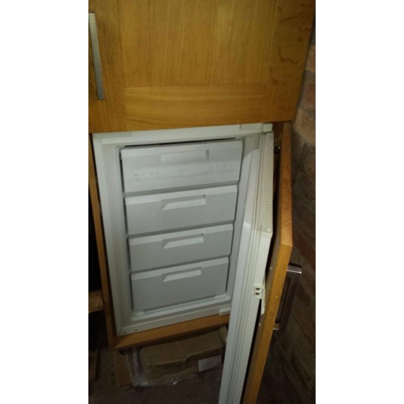 Neff Integrated (Built-in) Fridge freezer including Housing