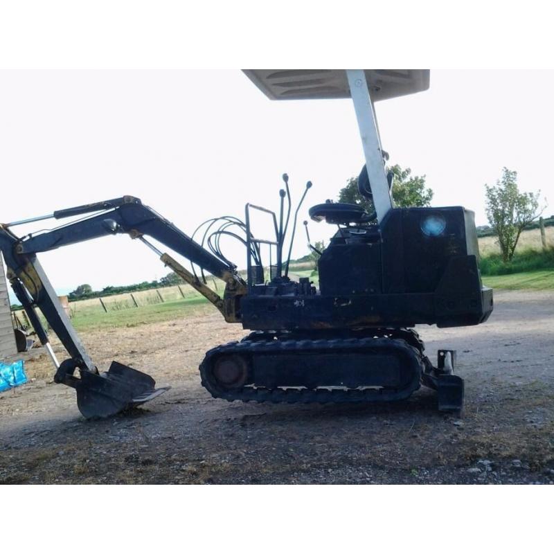 Mini Digger for sale. 1.5t Komatsu PC-07 and optional Ifor Williams plant trailer.