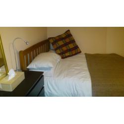 Double Room in City Centre Flat - Ideal for Post-grad Student at Edi University