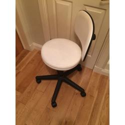 Therapist gas lift chair