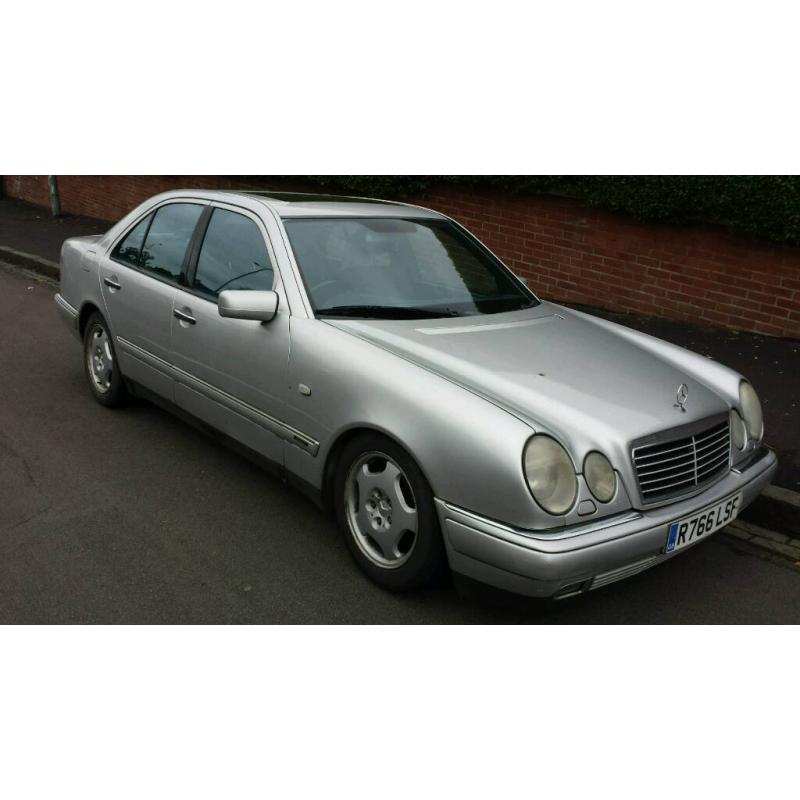 Mercedes E300 TD 1998 SOLD SOLD PENDING COLLECTION