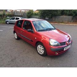 Late 2003 Renault Clio 1.5 Diesel **FULL YEARS MOT** (polo, corsa, KA, fiesta,207,206)